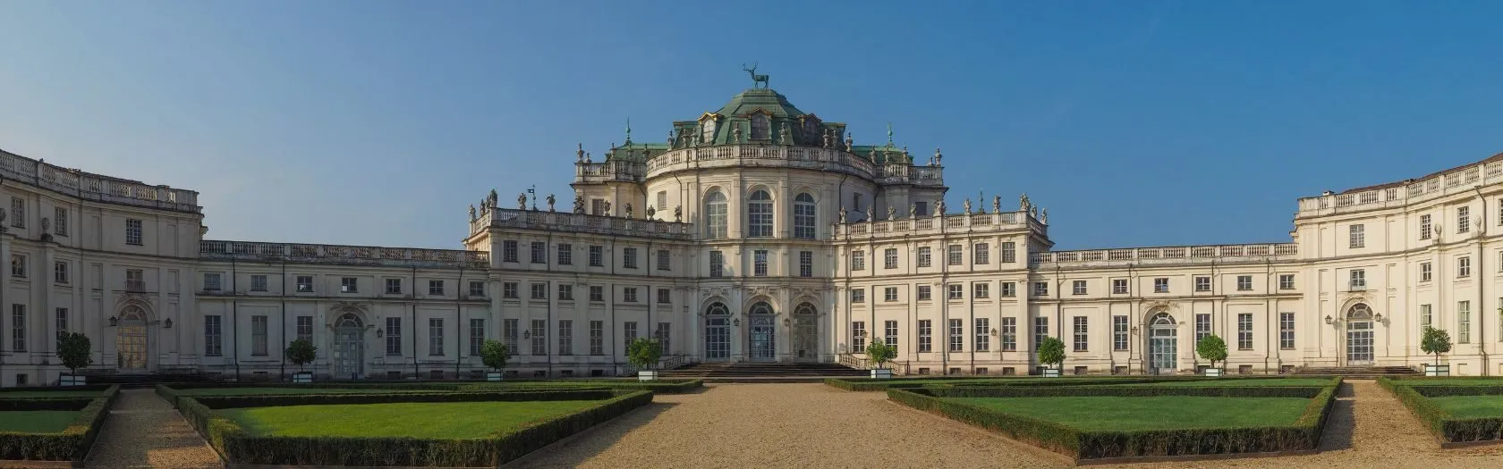 La facciata della Palazzina di caccia di Stupinigi