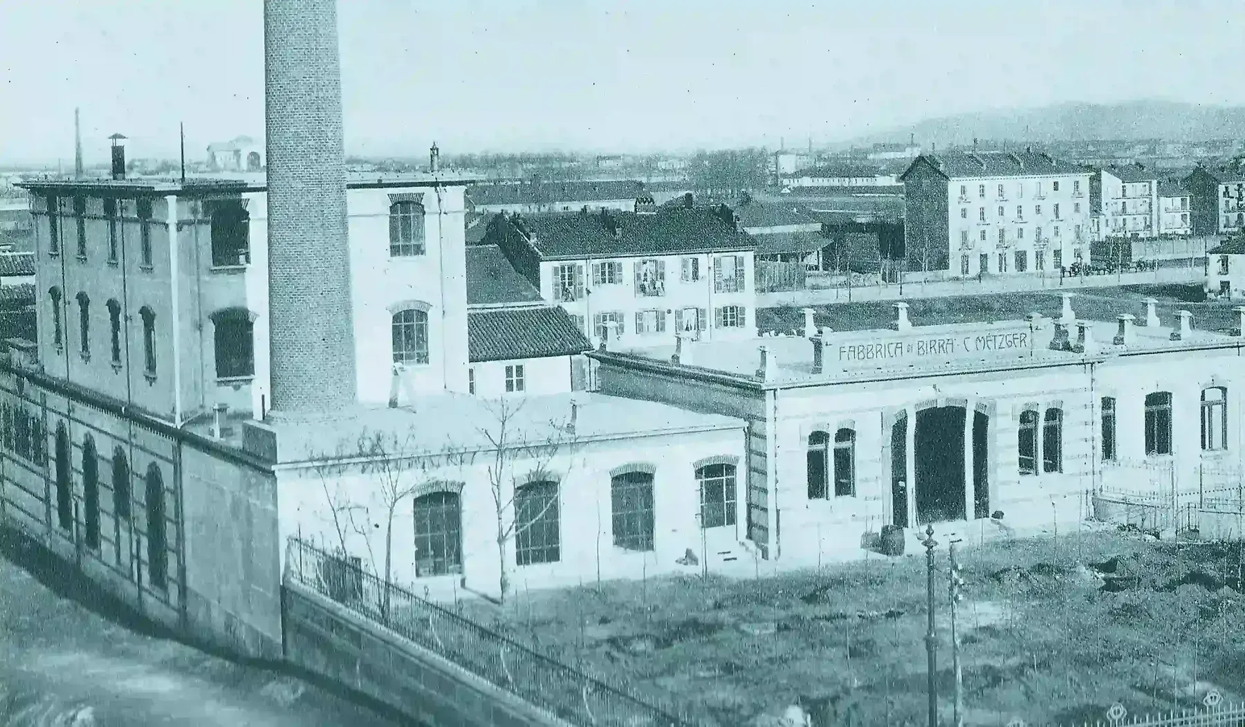 Lo stabilimento storico Metzger a Torino in una foto d'epoca
