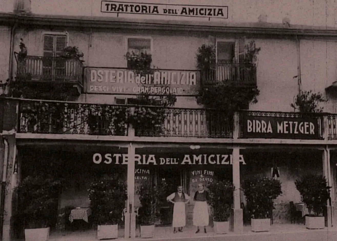 Un'osteria storica di Torino in una foto d'epoca, dal sito Metzger