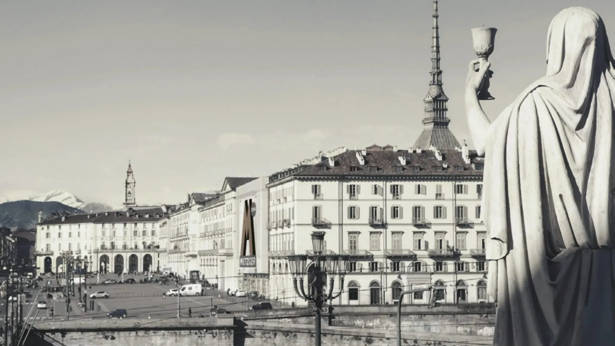 Piazza Vittorio e la Mole in bianco e nero, la Torino di Metzger