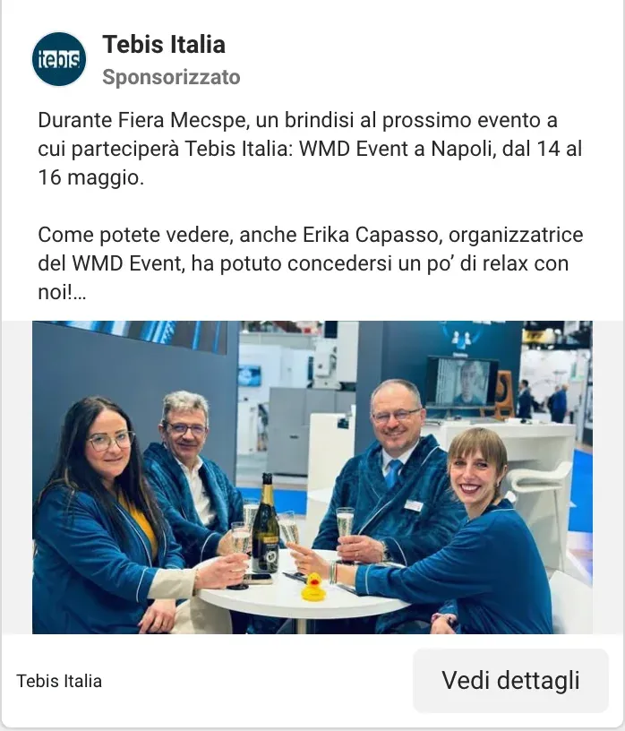 Inserzione Facebook di Tebis Italia: il team in vestaglia brinda allo stand di MECSPE